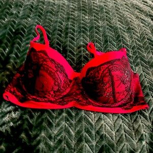 Marylin Monroe black and red lace push up bra with underwire.